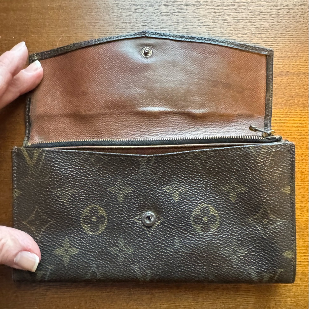 Louis Vuitton Vintage Sarah Wallet In Brown Monogram Canvas W/COA - Picture 3 of 16
